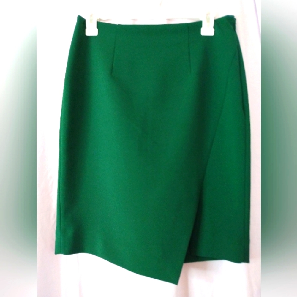 NEW  Hunter Green slim skirt (size 4) Petite WHITE HOUSE/BLACK MARKET